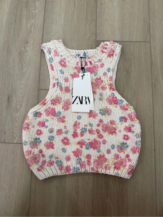 Zara Tops - ZARA Cream Knit Floral Tank  with Pink & Green Flowers